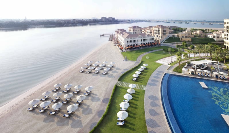The Ritz-Carlton Abu Dhabi, Grand Canal Pool-Beach